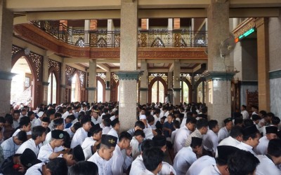 PERINGATAN ISRA MI'RAJ: MOMEN MEMPERTEBAL KEIMANAN