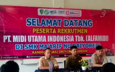 Jalan Menuju Karier Cerah: Rekrutmen Alfamidi di SMK Ma’arif NU Driyorejo Diserbu Pencari Kerja